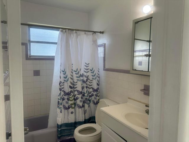 4120 NW 39TH Avenue, Lauderdale Lakes, FL 33309