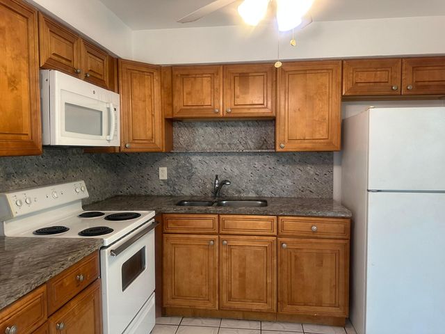 4120 NW 39TH Avenue, Lauderdale Lakes, FL 33309