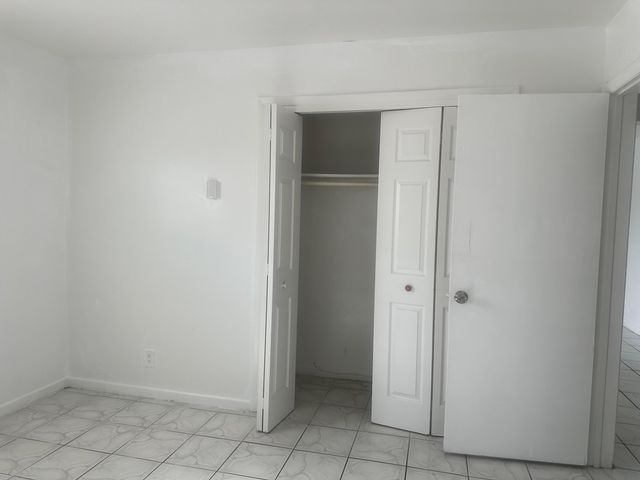 4120 NW 39TH Avenue, Lauderdale Lakes, FL 33309