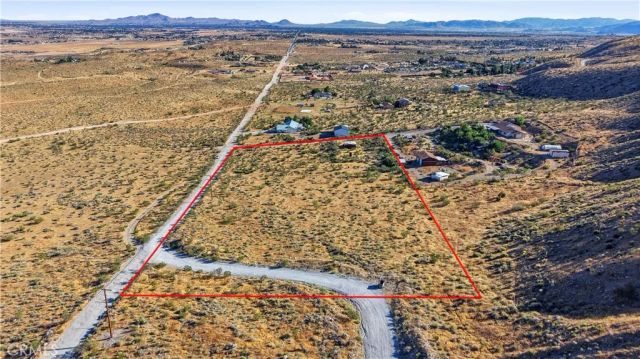 8255 Kiowa, Apple Valley, CA 92308