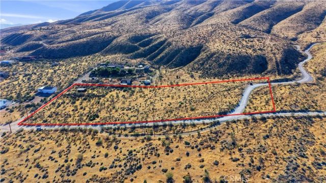 8255 Kiowa, Apple Valley, CA 92308
