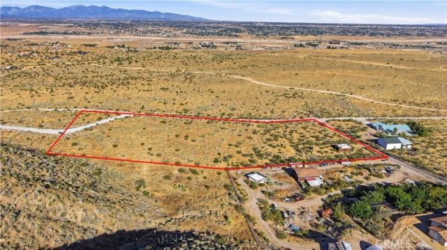 8255 Kiowa, Apple Valley, CA 92308