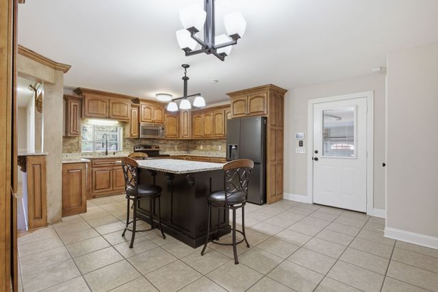 408 Weakley Creek Rd, Lawrenceburg, TN 38464
