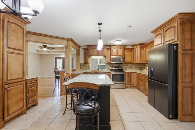 408 Weakley Creek Rd, Lawrenceburg, TN 38464