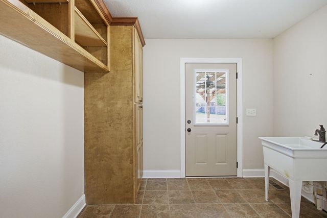 408 Weakley Creek Rd, Lawrenceburg, TN 38464