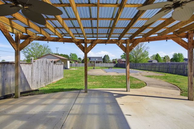 408 Weakley Creek Rd, Lawrenceburg, TN 38464