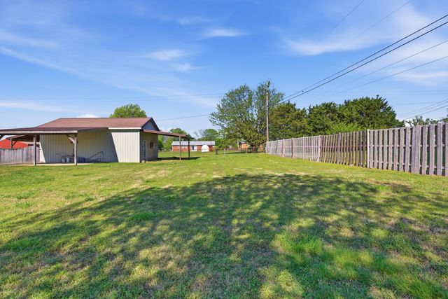 408 Weakley Creek Rd, Lawrenceburg, TN 38464