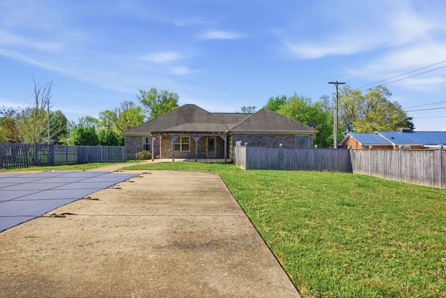 408 Weakley Creek Rd, Lawrenceburg, TN 38464