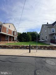 7435 OXFORD AVE, Philadelphia, PA 19111