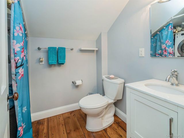 130 Mott Avenue, Roslyn, NY 11576