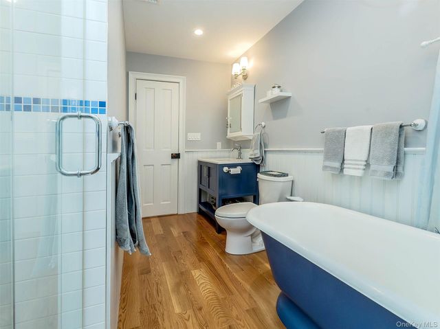 130 Mott Avenue, Roslyn, NY 11576