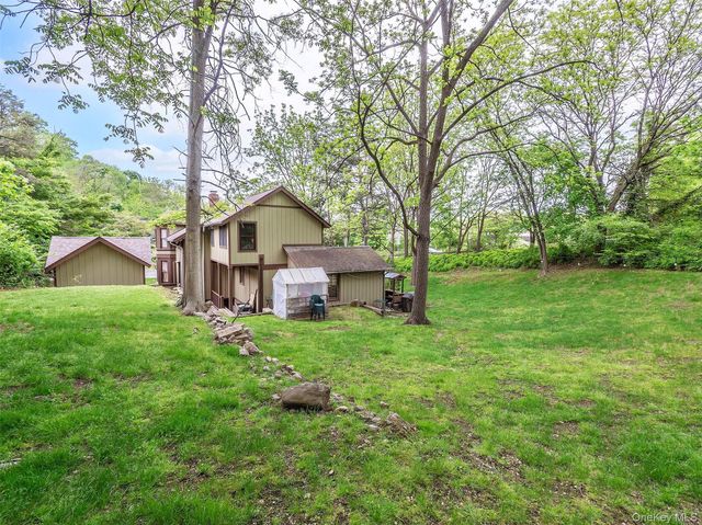 130 Mott Avenue, Roslyn, NY 11576