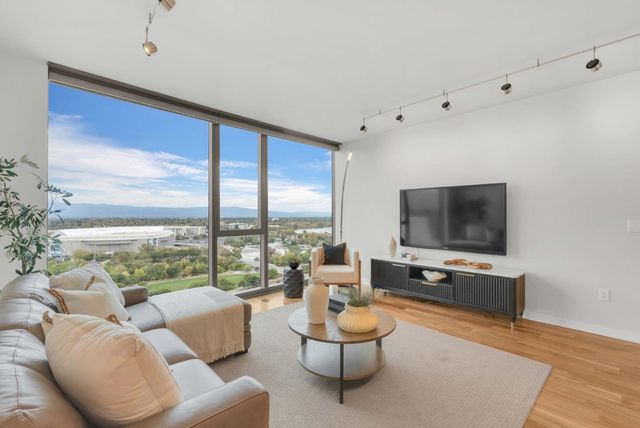 38 N Almaden Boulevard 1805, San Jose, CA 95110