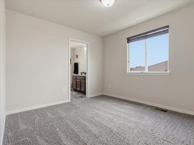 10207 W 11th St, Greeley, CO 80634