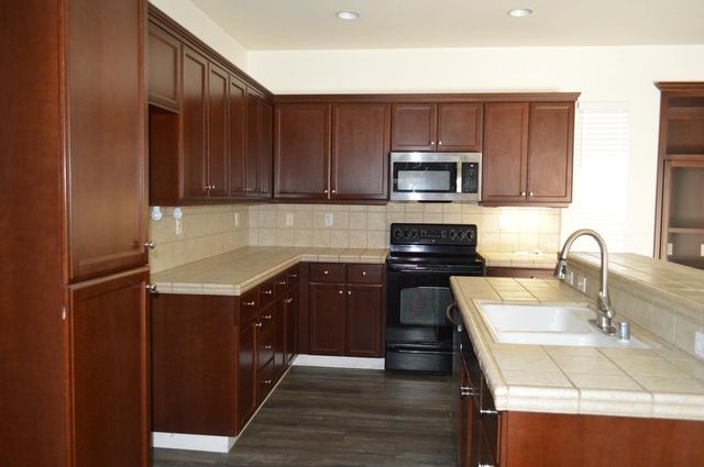 4227 Ivory Ln, Turlock, CA 95382