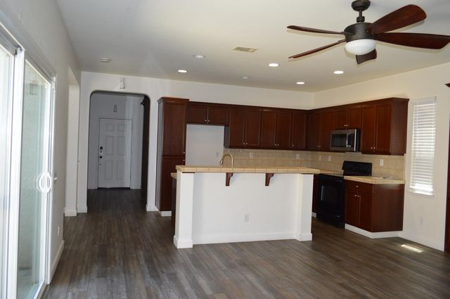 4227 Ivory Ln, Turlock, CA 95382