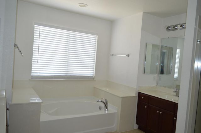 4227 Ivory Ln, Turlock, CA 95382