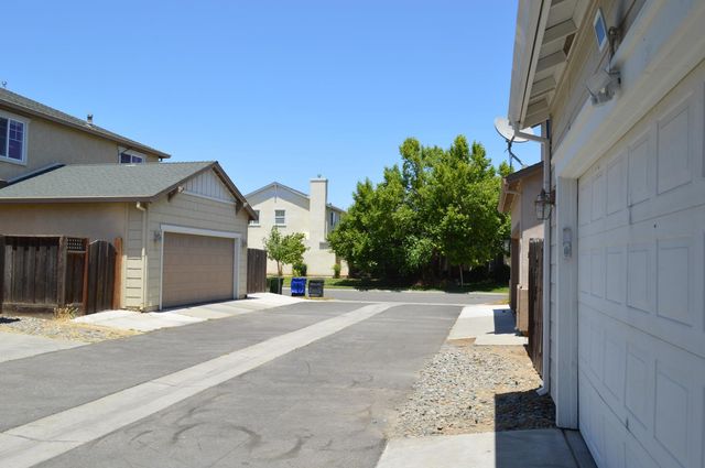 4227 Ivory Ln, Turlock, CA 95382