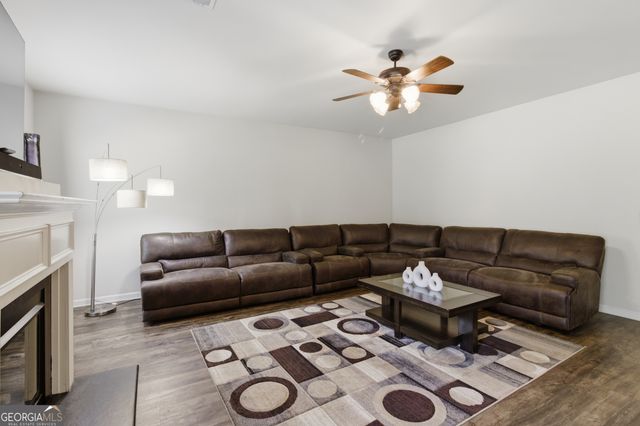 1293 Heartwood Avenue, Mcdonough, GA 30253