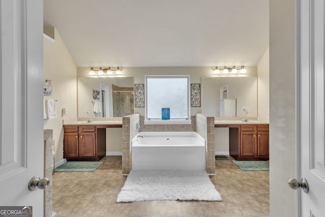 1293 Heartwood Avenue, Mcdonough, GA 30253