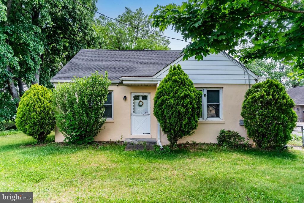 530 HOGESTOWN ROAD, Mechanicsburg, PA 17050