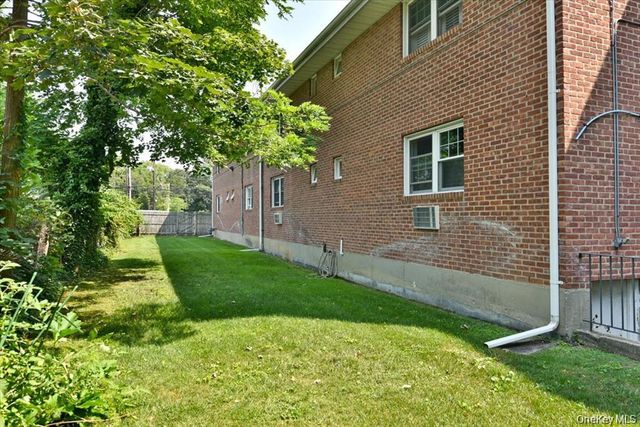 295 Merrick Road 4A, Amityville, NY 11701