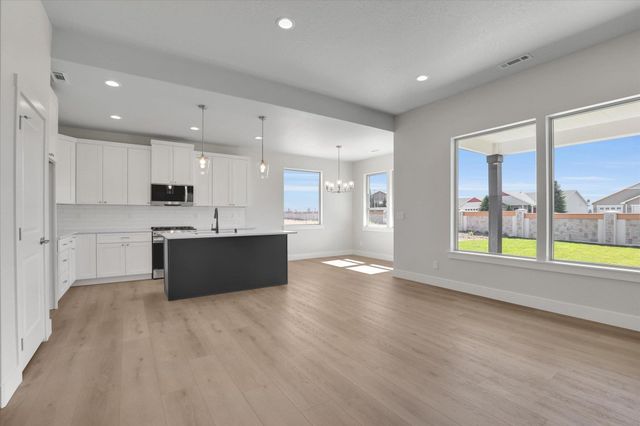 1109 - Unit 29 N Country Club Dr, Deer Park, WA 99006