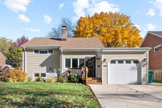 349 S Edgewood Avenue, Lombard, IL 60148