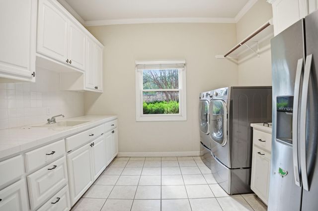 8616 Mendocino DR, Austin, TX 78735