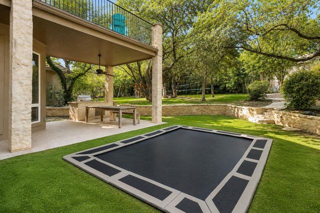 8616 Mendocino DR, Austin, TX 78735