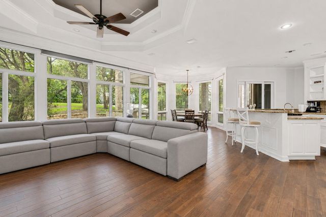 8616 Mendocino DR, Austin, TX 78735