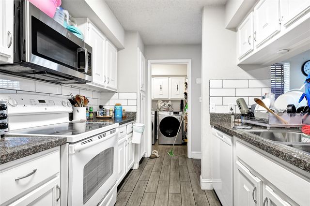 11002 Hammerly Boulevard 223, Houston, TX 77043