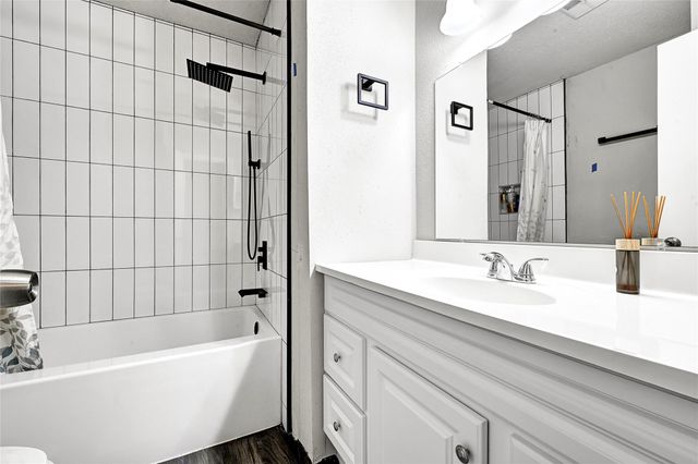 11002 Hammerly Boulevard 223, Houston, TX 77043