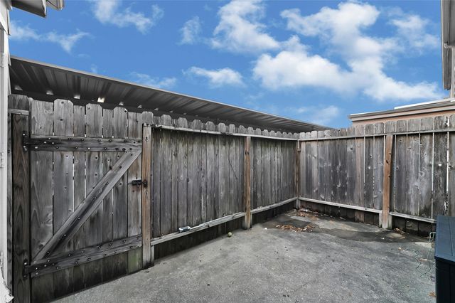 11002 Hammerly Boulevard 223, Houston, TX 77043