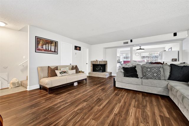 11002 Hammerly Boulevard 223, Houston, TX 77043