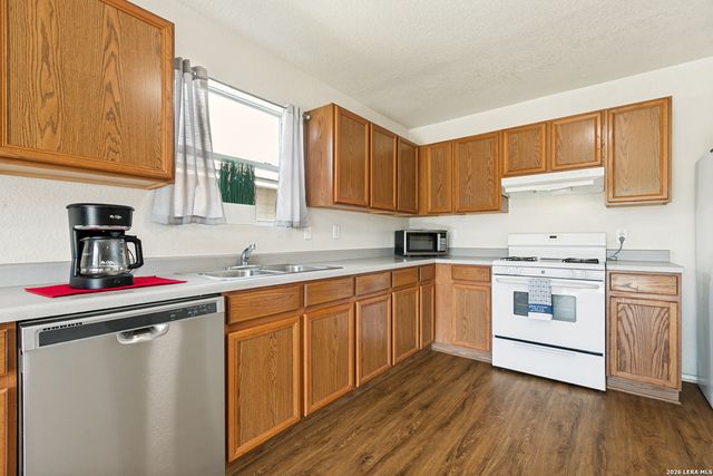 1334 SUNBEND FLS, San Antonio, TX 78224