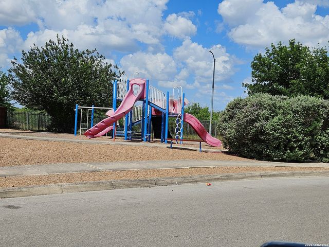 1334 SUNBEND FLS, San Antonio, TX 78224