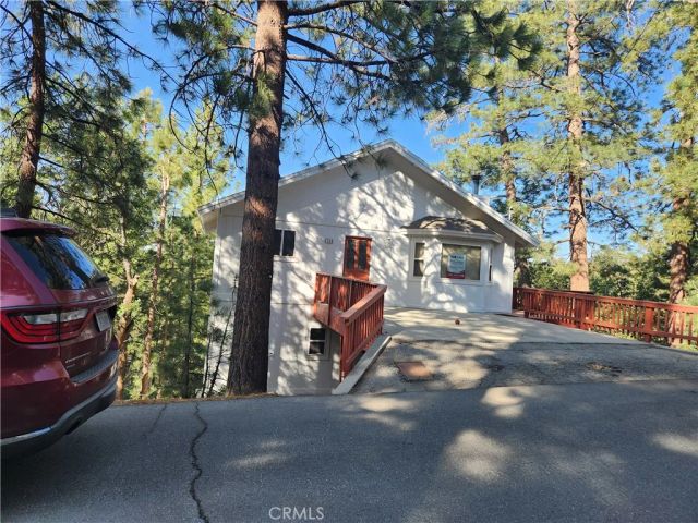 530 Villa Grove Avenue, Big Bear City, CA 92314
