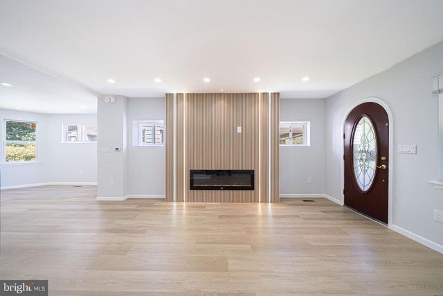 829 E RITTENHOUSE ST, Philadelphia, PA 19138
