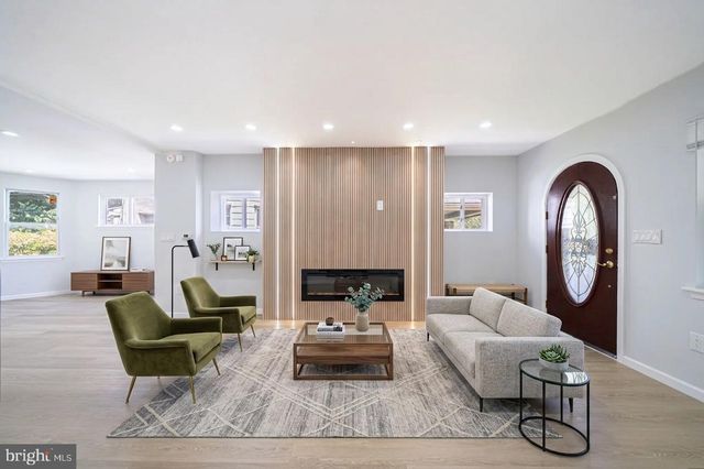829 E RITTENHOUSE ST, Philadelphia, PA 19138