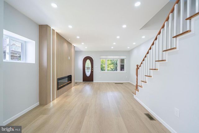 829 E RITTENHOUSE ST, Philadelphia, PA 19138