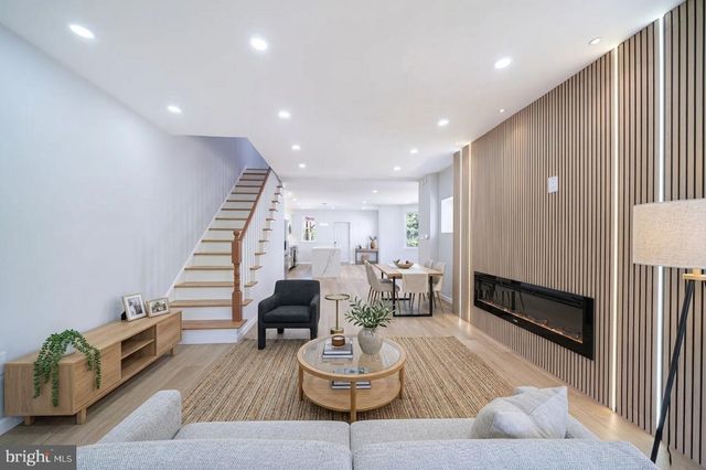 829 E RITTENHOUSE ST, Philadelphia, PA 19138