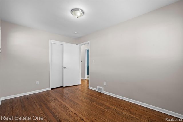 4114 Lincoln Boulevard, Dearborn Heights, MI 48125