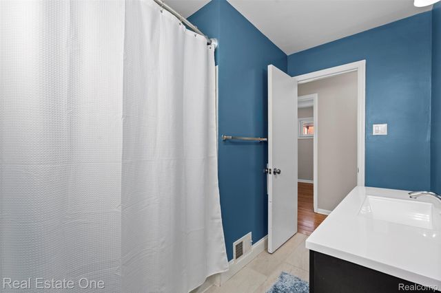 4114 Lincoln Boulevard, Dearborn Heights, MI 48125