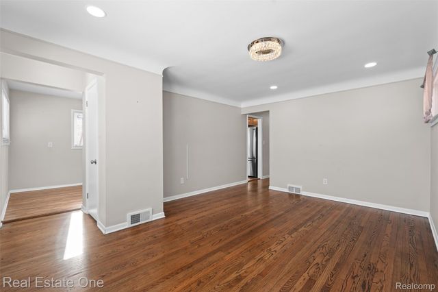 4114 Lincoln Boulevard, Dearborn Heights, MI 48125