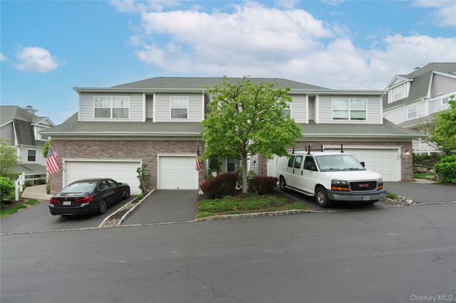 126 Hudson Pointe Drive, Poughkeepsie, NY 12601