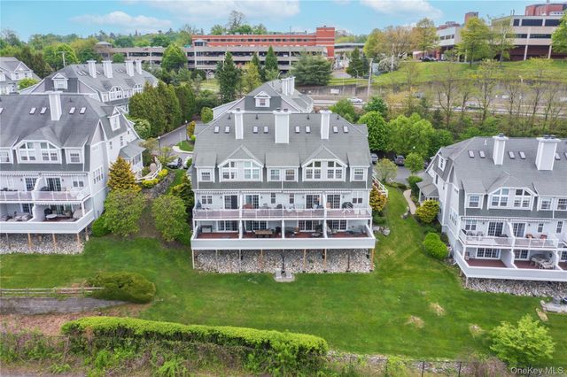 126 Hudson Pointe Drive, Poughkeepsie, NY 12601