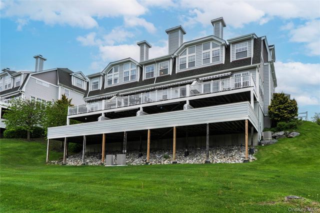 126 Hudson Pointe Drive, Poughkeepsie, NY 12601