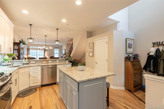126 Hudson Pointe Drive, Poughkeepsie, NY 12601