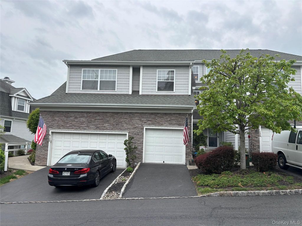 126 Hudson Pointe Drive, Poughkeepsie, NY 12601